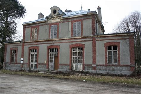 La gare du Neufbourg sera vendue pour devenir centre équestre .
